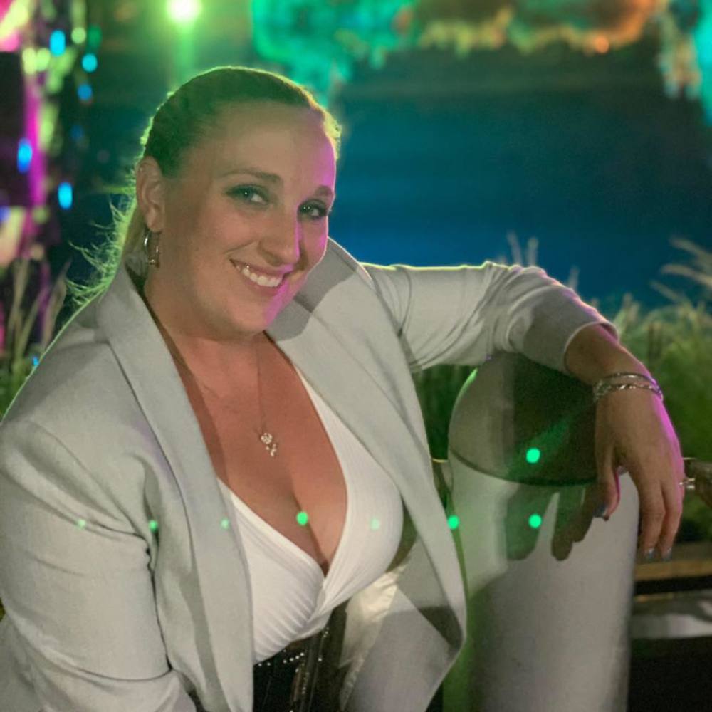 Meet your Posher, Caitlin